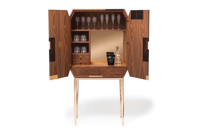 5-Timeless-Liquor-Cabinets-for-any-Interior-art