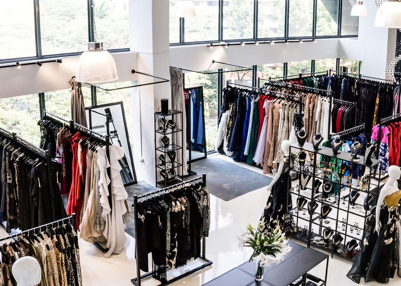 5 Clothing Rental Companies That Help You Discover Your Dream Wardrobe 